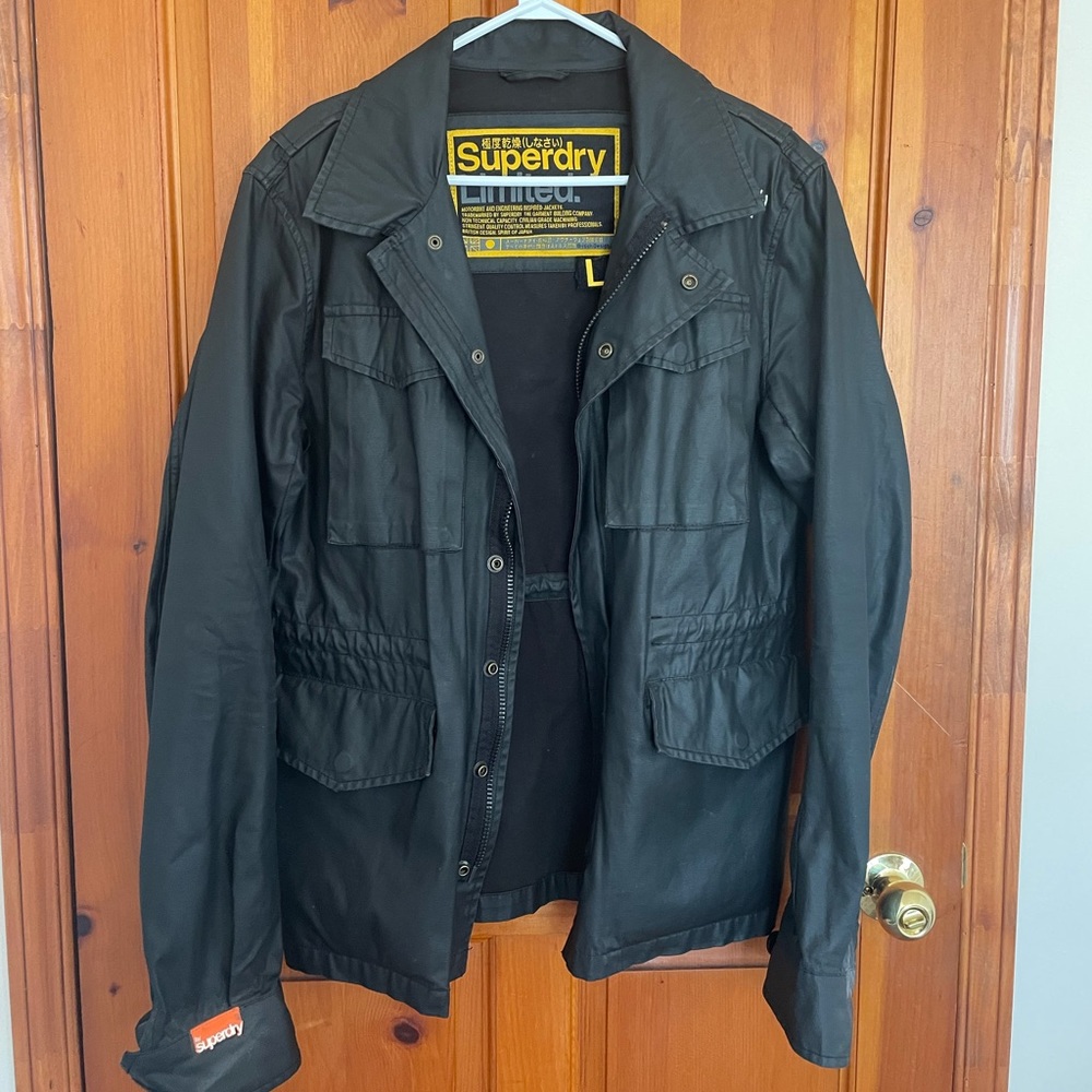 Superdry coat for men. Size Large.